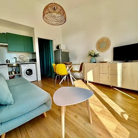 Superbe T2 Avec Terrasse Et Vue Su Quartier Des Quilles A